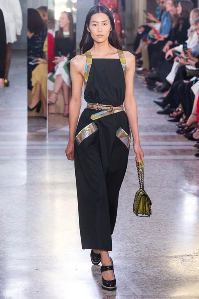 Look 54